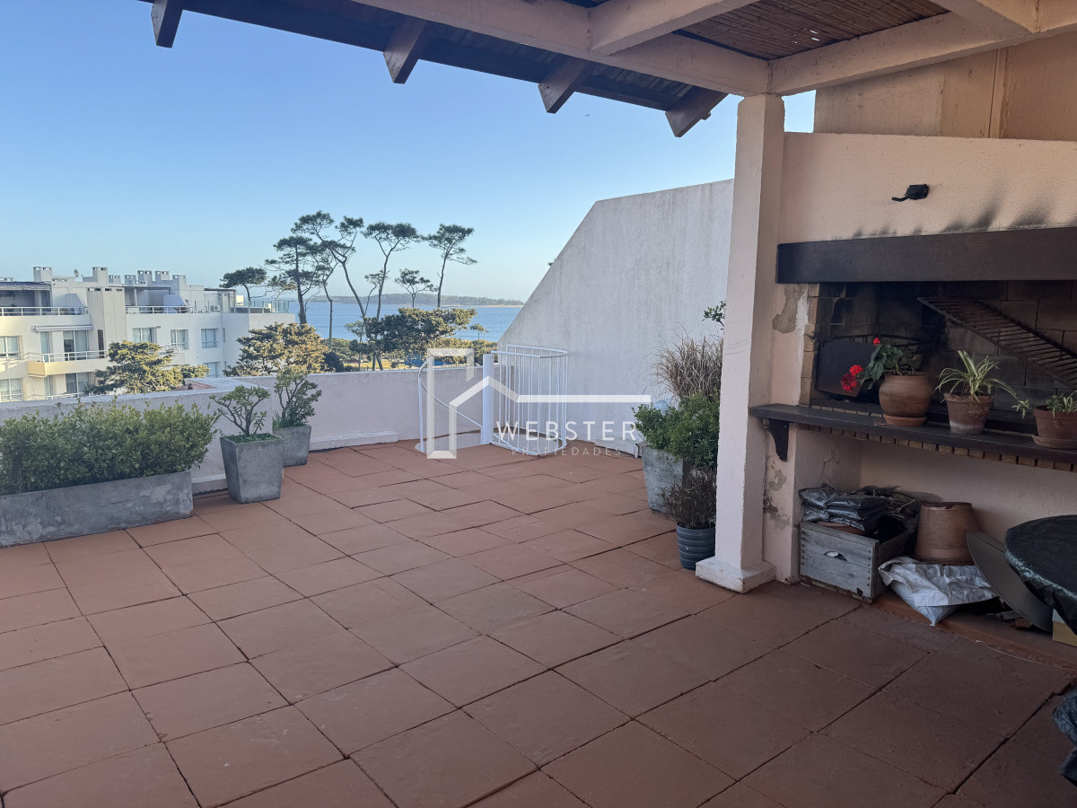 Apartamento ID.2399 - Apartamento de 3 dormitorios en playa Mansa.