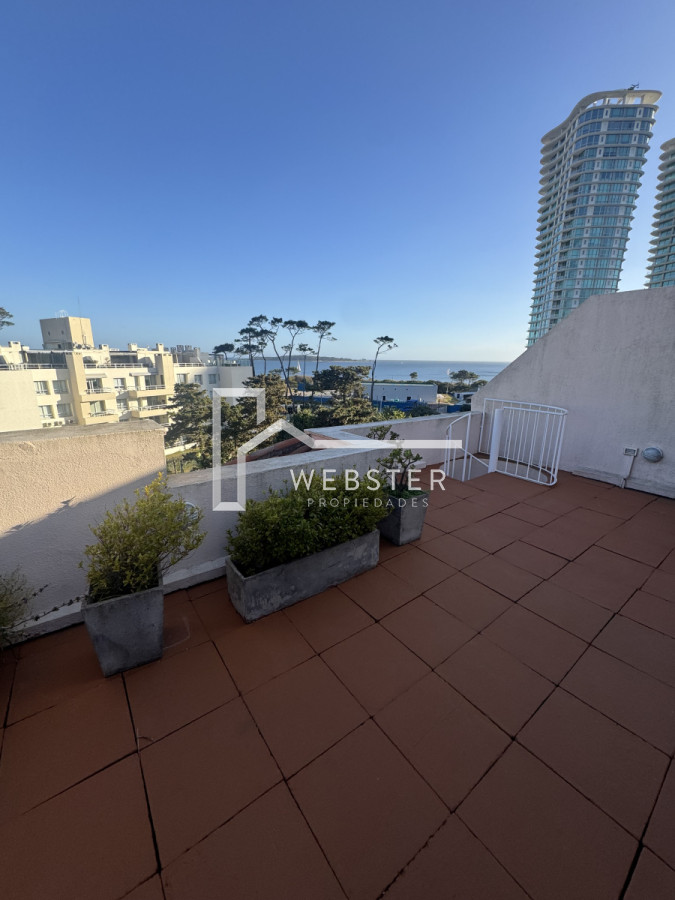 Apartamento ID.2399 - Apartamento de 3 dormitorios en playa Mansa.