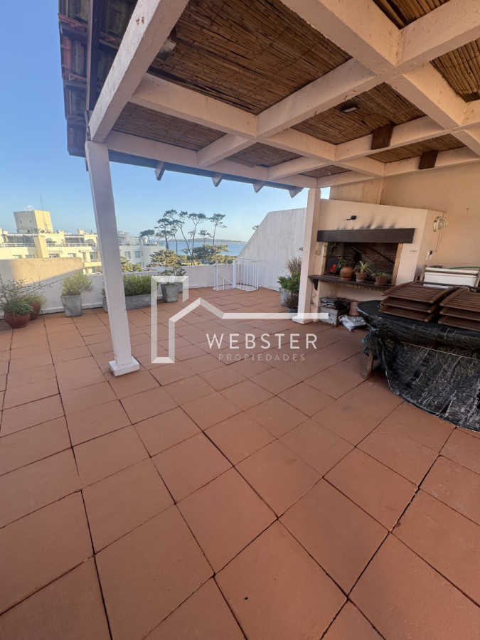Apartamento ID.2399 - Apartamento de 3 dormitorios en playa Mansa.
