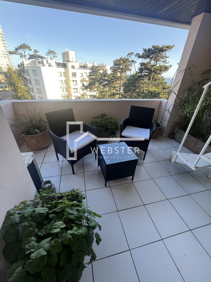 Apartamento ID.2399 - Apartamento de 3 dormitorios en playa Mansa.