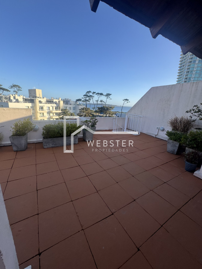 Apartamento ID.2399 - Apartamento de 3 dormitorios en playa Mansa.