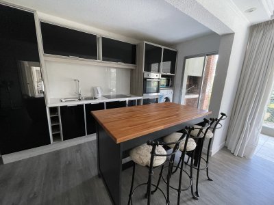 Apartamento reciclado en Mansa, 3 dormitorios - LAT3741A