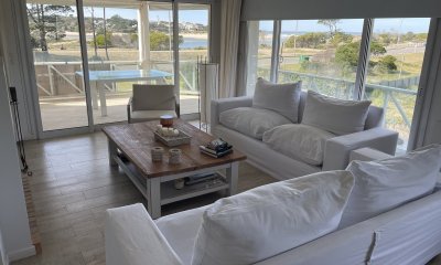 Apartamento de 3 dormitorios con vista al mar en venta