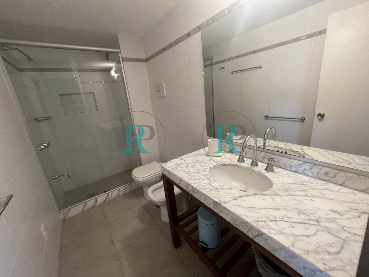 Apartamento ID.1916 - Apartamento en venta  de 3 dormitorios en Punta del Este