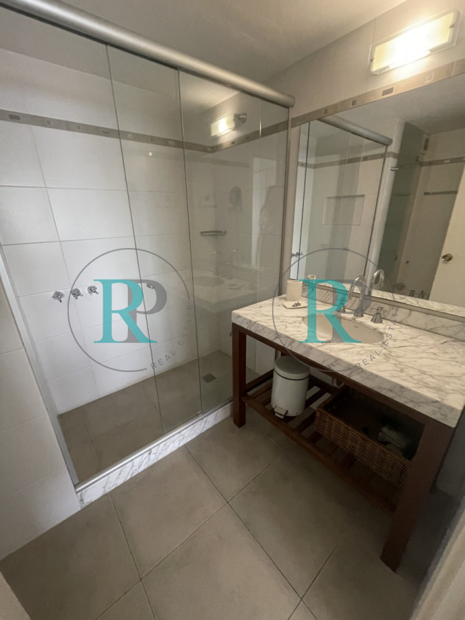 Apartamento ID.1916 - Apartamento en venta  de 3 dormitorios en Punta del Este