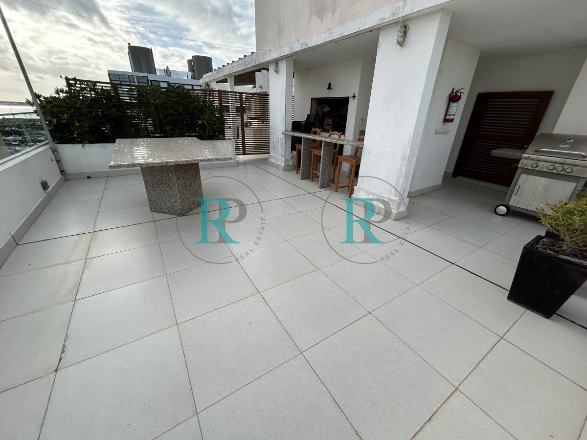 Apartamento ID.1915 - Apartamento de dos dormitorios en venta en zona del Puerto de Punta del Este 