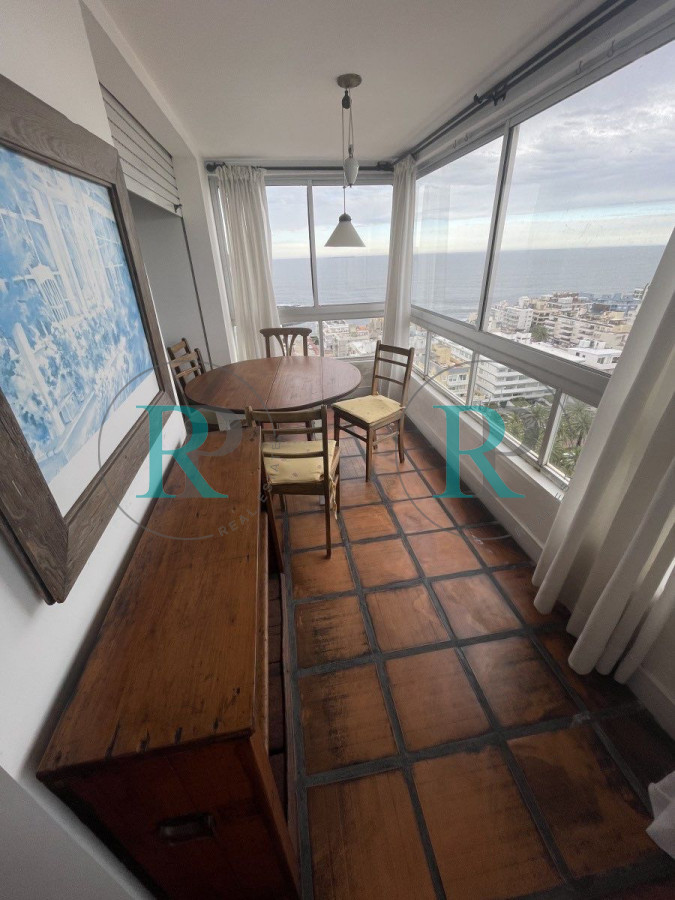Apartamento ID.1916 - Apartamento en venta  de 3 dormitorios en Punta del Este