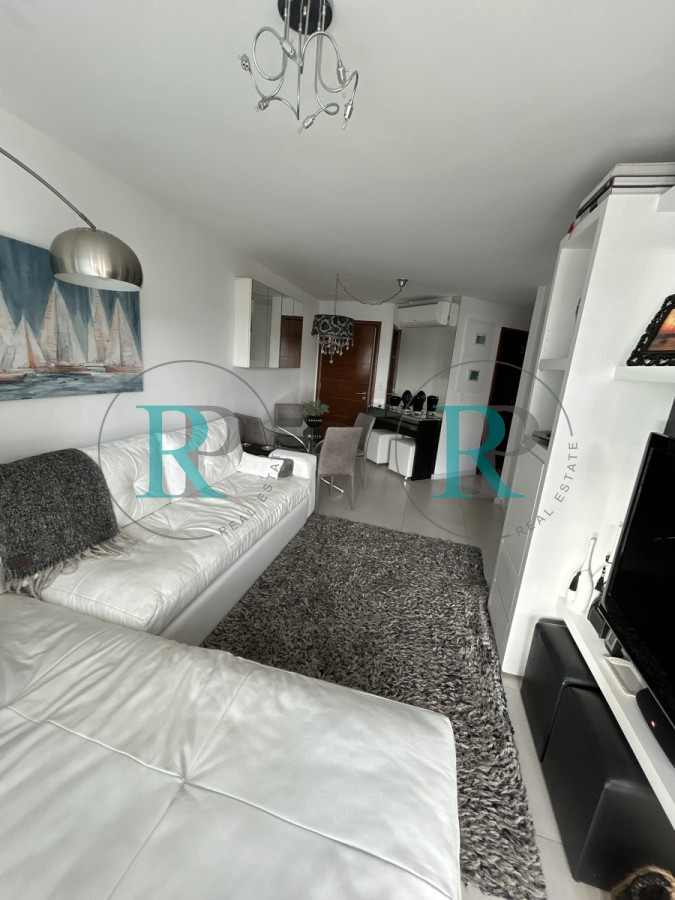 Apartamento ID.1915 - Apartamento de dos dormitorios en venta en zona del Puerto de Punta del Este 