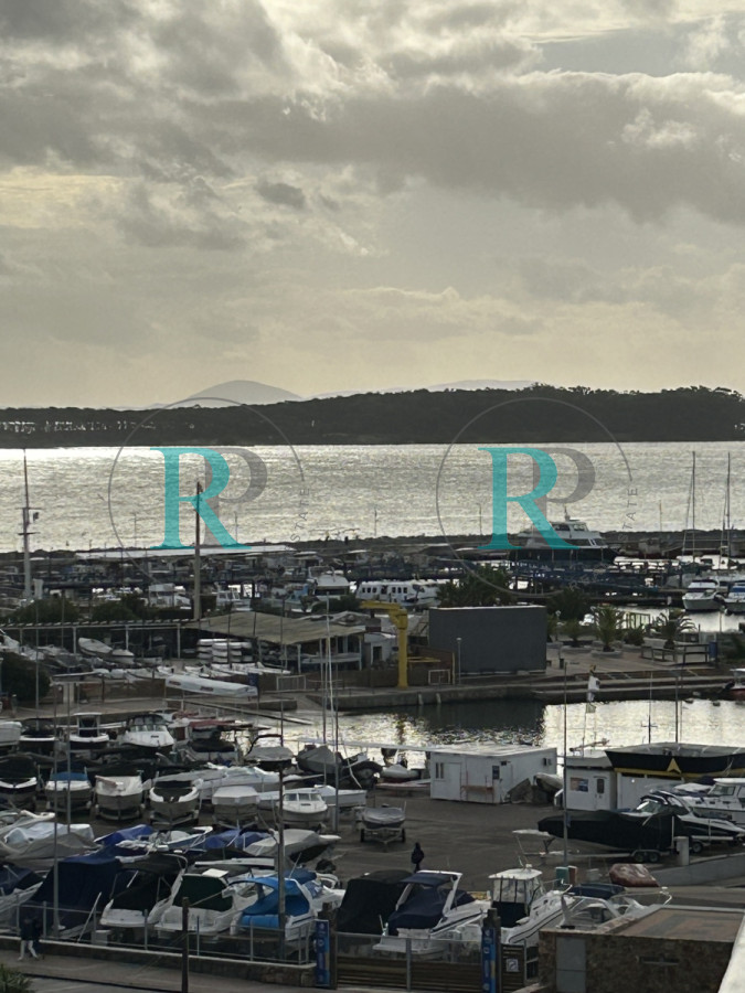 Apartamento ID.1915 - Apartamento de dos dormitorios en venta en zona del Puerto de Punta del Este 