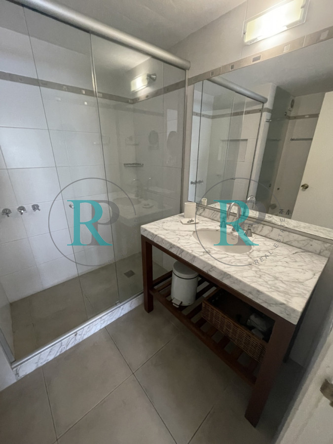 Apartamento ID.1916 - Apartamento en venta  de 3 dormitorios en Punta del Este