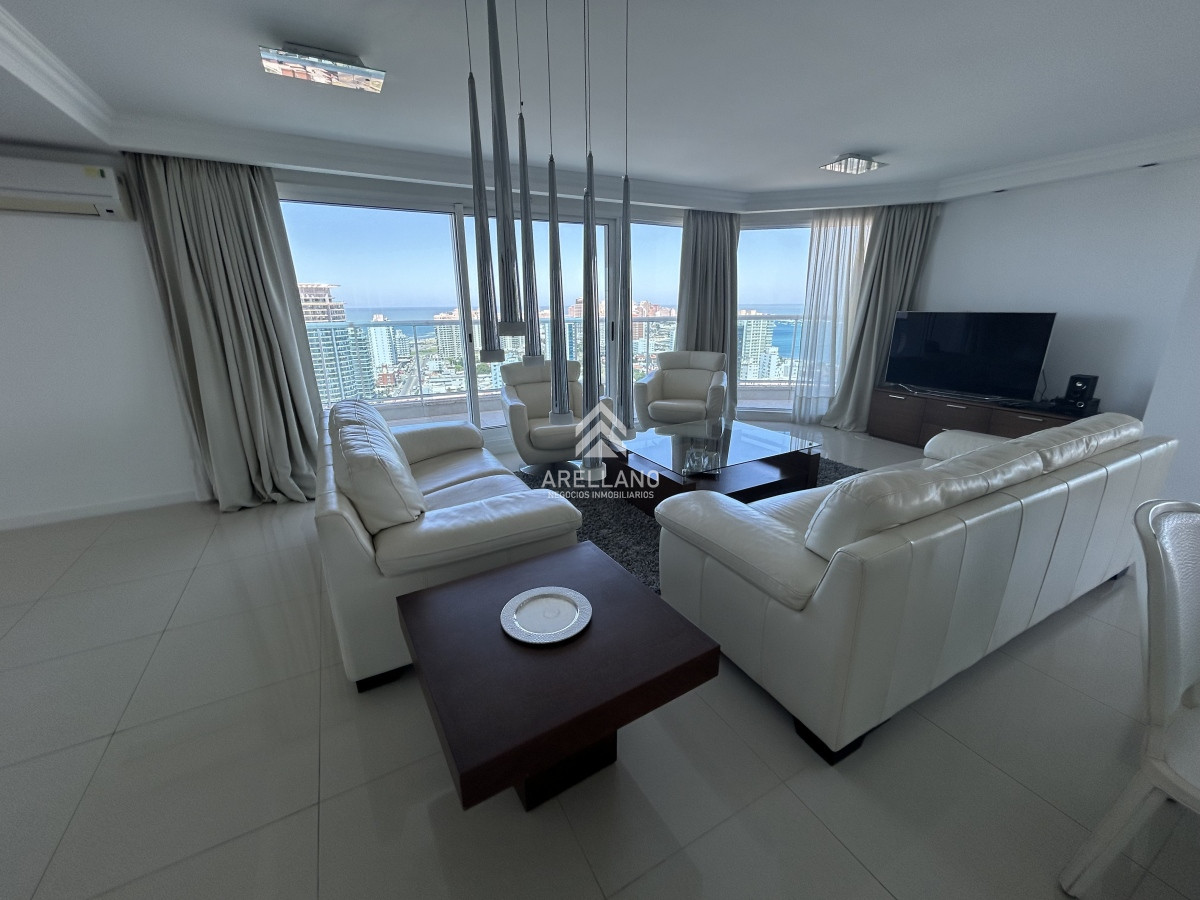 Apartamento ID.3357 - Apartamento de 3 dormitorios en suite más dependencia en venta en  Punta del Este 