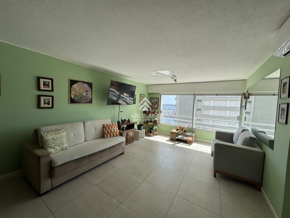 Apartamento ID.5519 - Apartamento de 2 dormitorios en venta en Peninsula , Punta del Este 