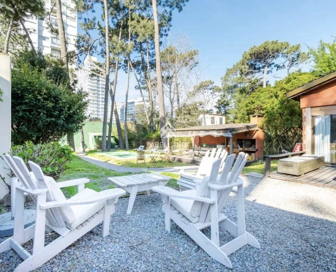 Casa ID.2562 - Venta casa 4 dormitorios  Cantegril 