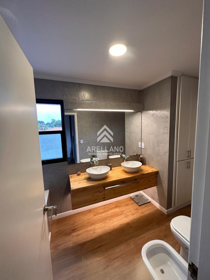 Casa ID.3120 - Casa en venta de 4 dormitorios en Barrio privado Punta del Este