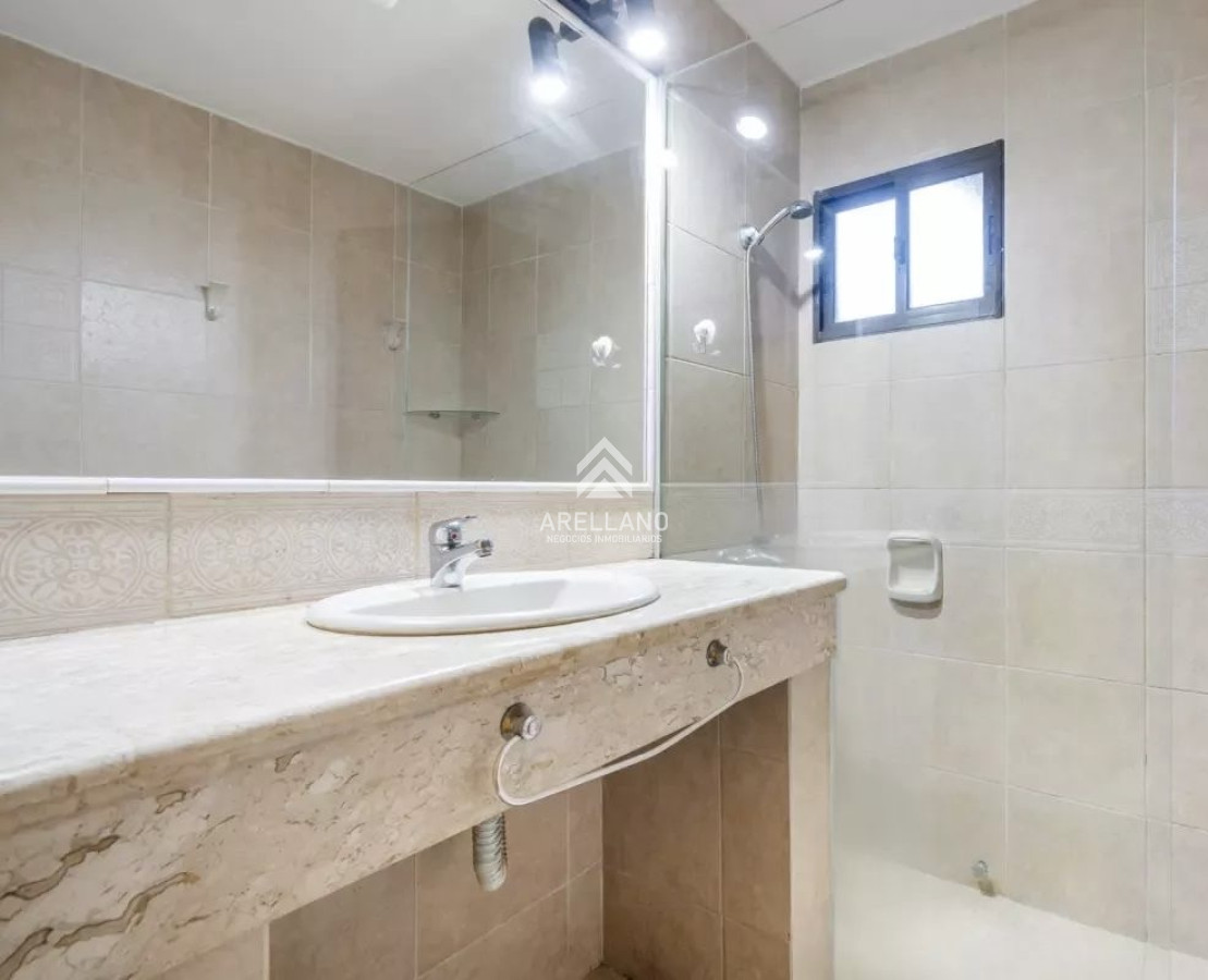 Casa ID.2562 - Venta casa 4 dormitorios  Cantegril 
