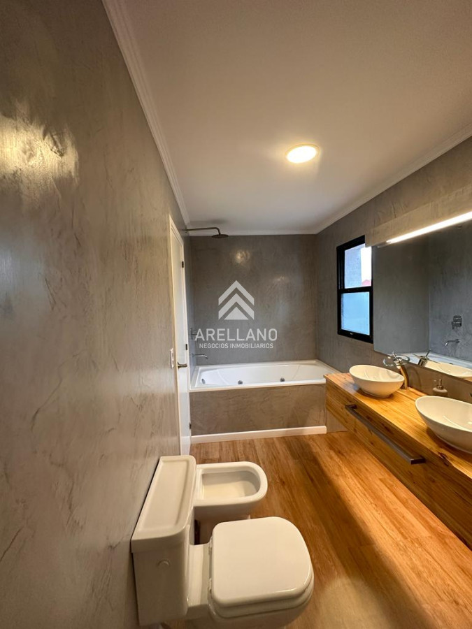 Casa ID.3120 - Casa en venta de 4 dormitorios en Barrio privado Punta del Este