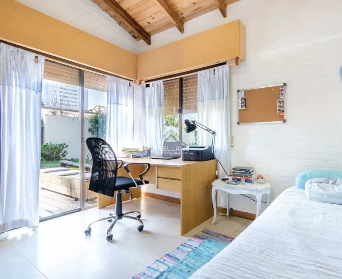 Casa ID.2562 - Venta casa 4 dormitorios  Cantegril 