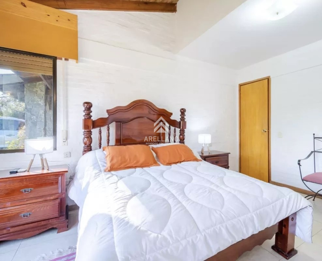 Casa ID.2562 - Venta casa 4 dormitorios  Cantegril 