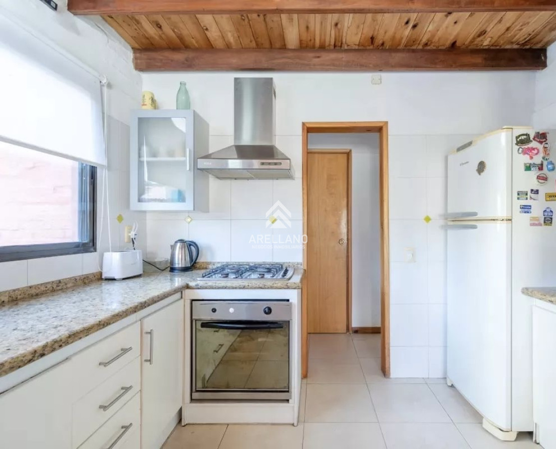 Casa ID.2562 - Venta casa 4 dormitorios  Cantegril 