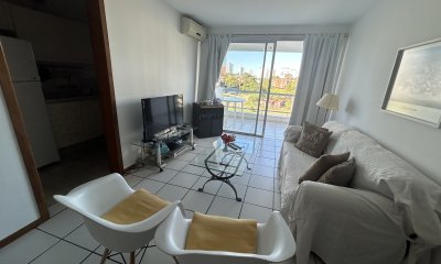 Apartamento en venta de 2 dormitorios en zona Mansa, Punta del Este