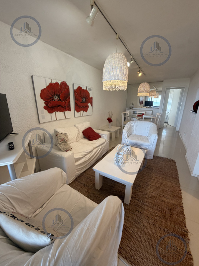 Apartamento ID.3299 - Apartamento en venta de dos dormitorios en Punta del Este 