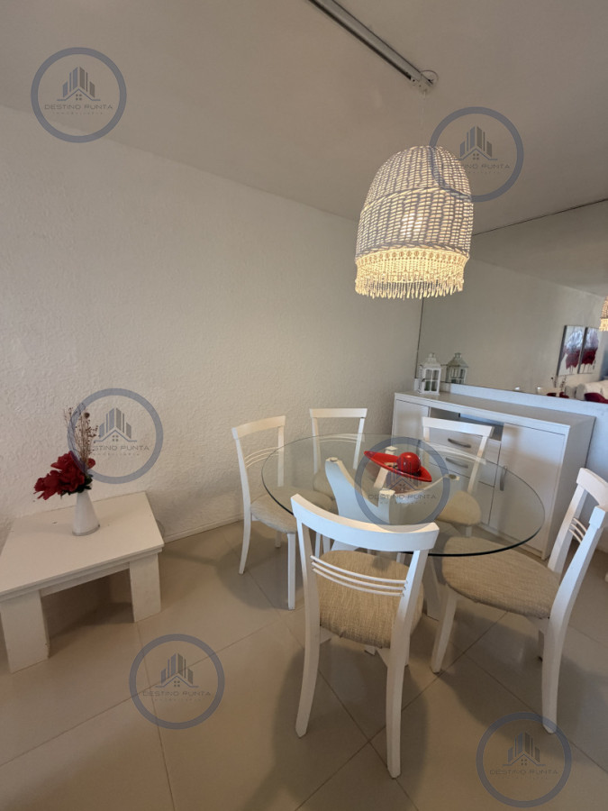 Apartamento ID.3299 - Apartamento en venta de dos dormitorios en Punta del Este 