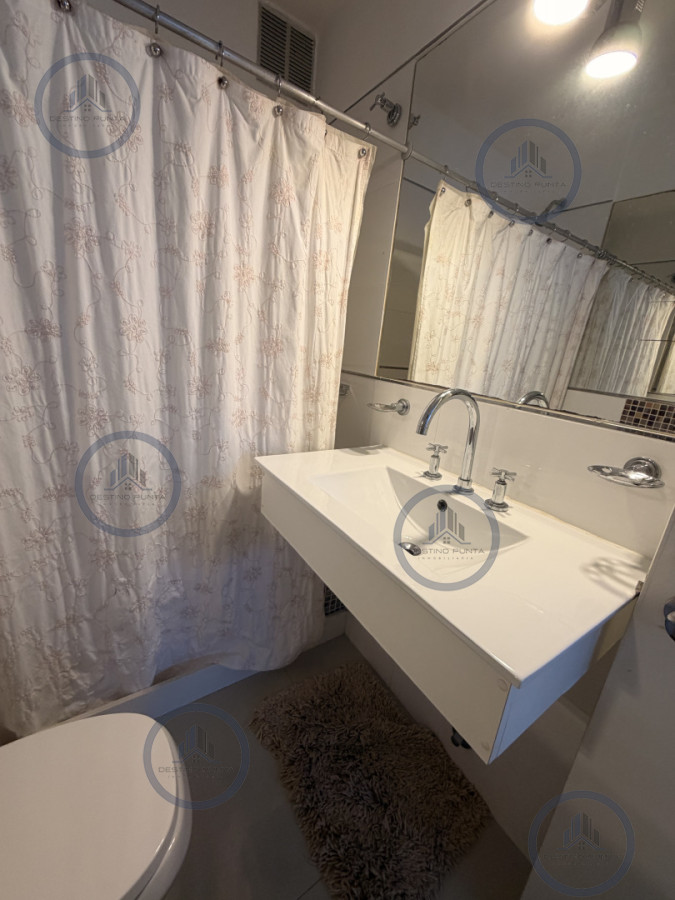 Apartamento ID.3299 - Apartamento en venta de dos dormitorios en Punta del Este 