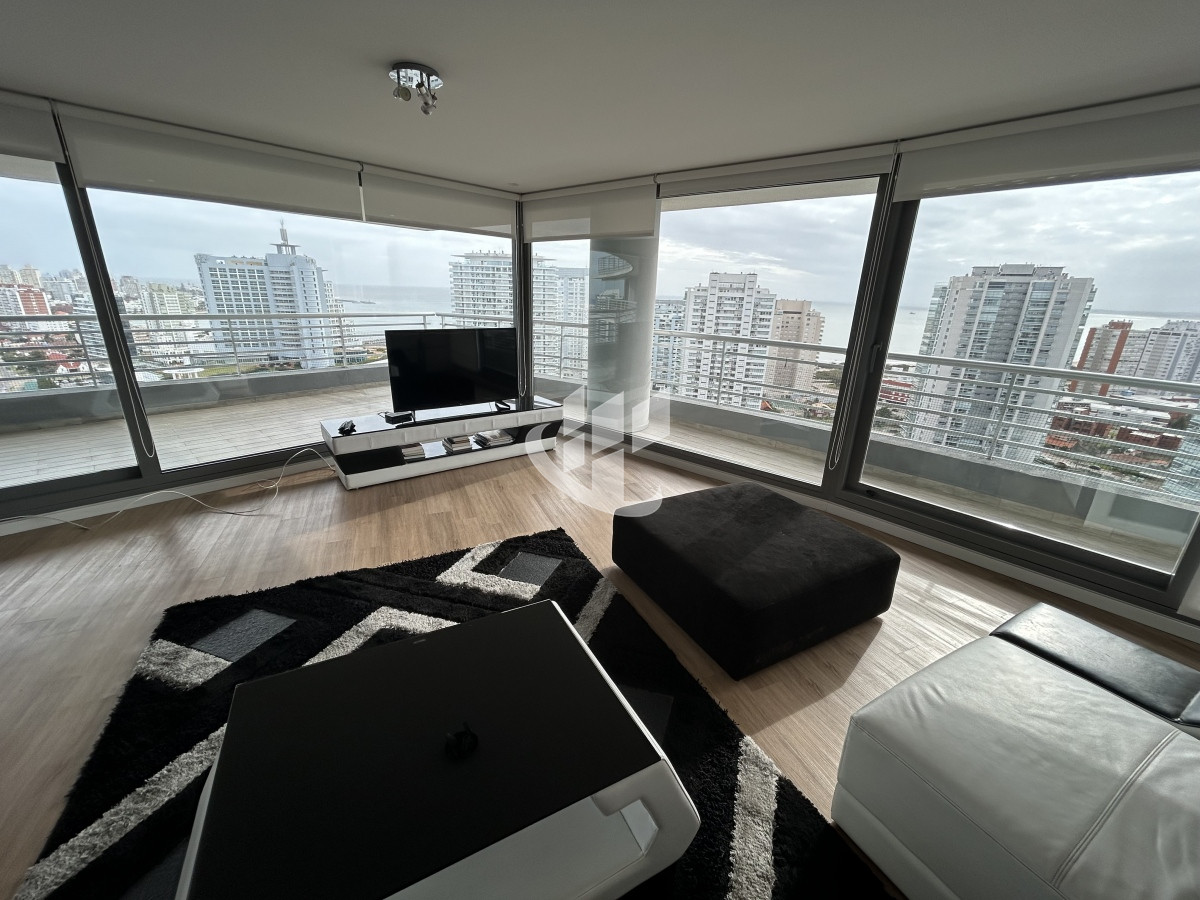 Apartamento ID.771 - Venta, apartamento, 3 dormitorios y servicio, Punta del Este
