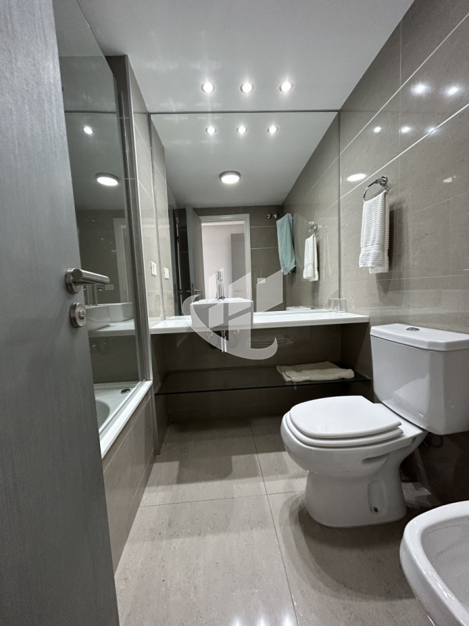 Apartamento ID.771 - Venta, apartamento, 3 dormitorios y servicio, Punta del Este