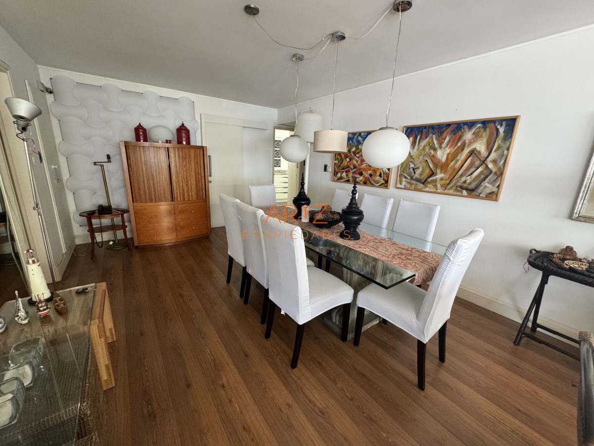 Apartamento ID.2297 - Venta apartamento de 3 dormitorios y servicio en venta  Punta del Este 