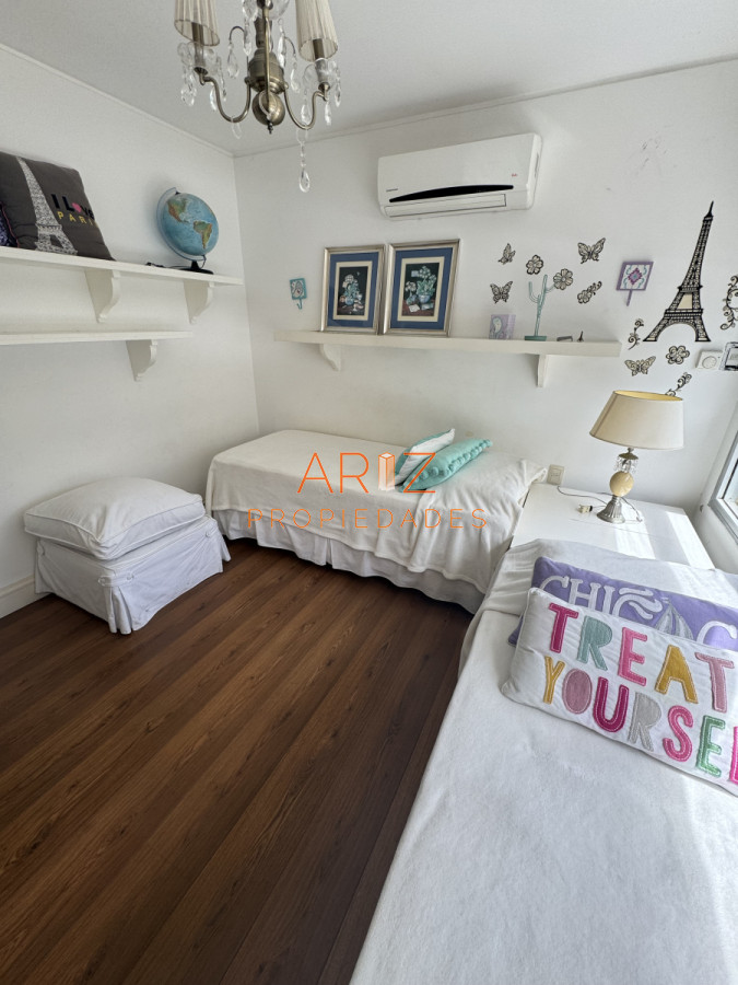 Apartamento ID.2297 - Venta apartamento de 3 dormitorios y servicio en venta  Punta del Este 