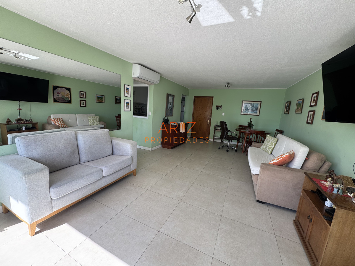 Apartamento ID.2435 - Apartamento de dos dormitorios en venta en Peninsula , Punta del Este 