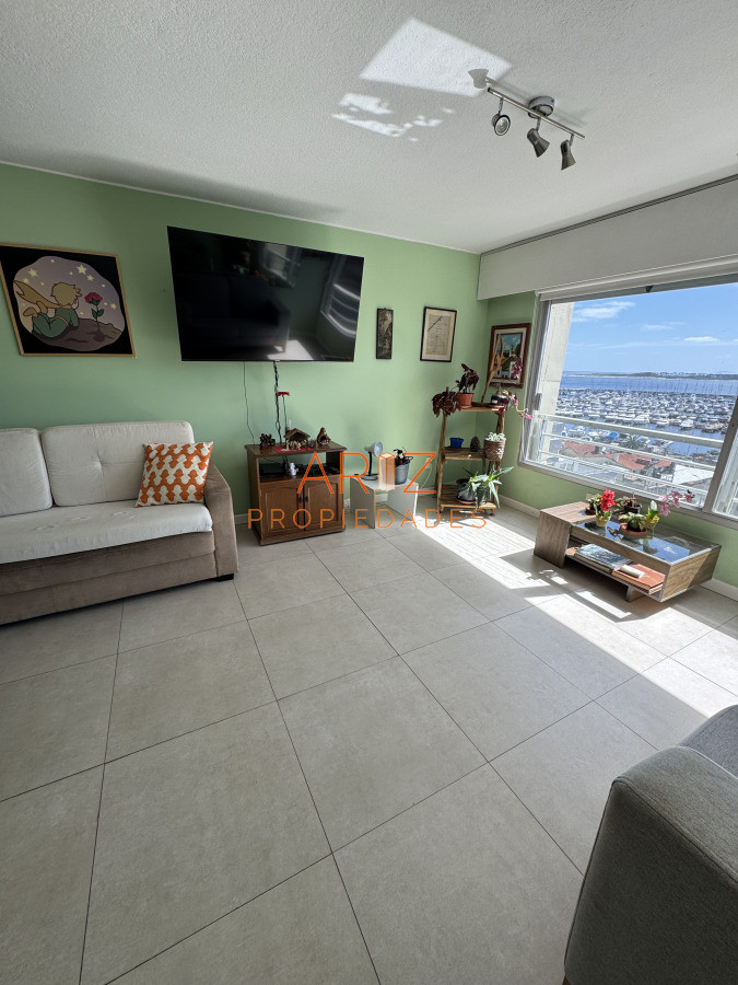 Apartamento ID.2435 - Apartamento de dos dormitorios en venta en Peninsula , Punta del Este 