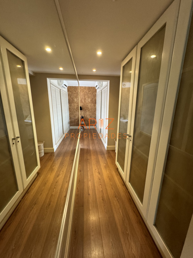 Apartamento ID.2297 - Venta apartamento de 3 dormitorios y servicio en venta  Punta del Este 