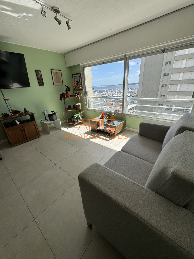 Apartamento ID.2435 - Apartamento de dos dormitorios en venta en Peninsula , Punta del Este 