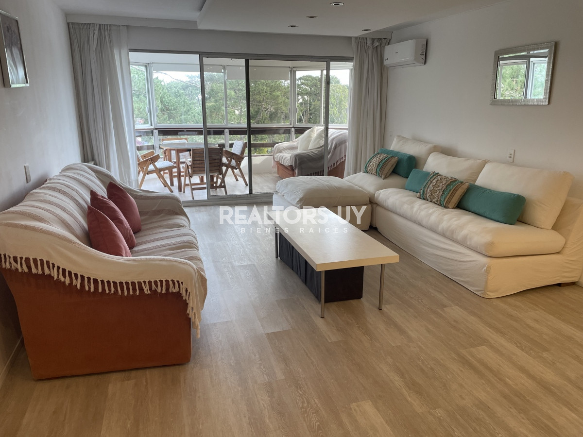 Apartamento ID.134 - Apartamento en Roosevelt - Punta del Este 3 dormitorios y dependencia 