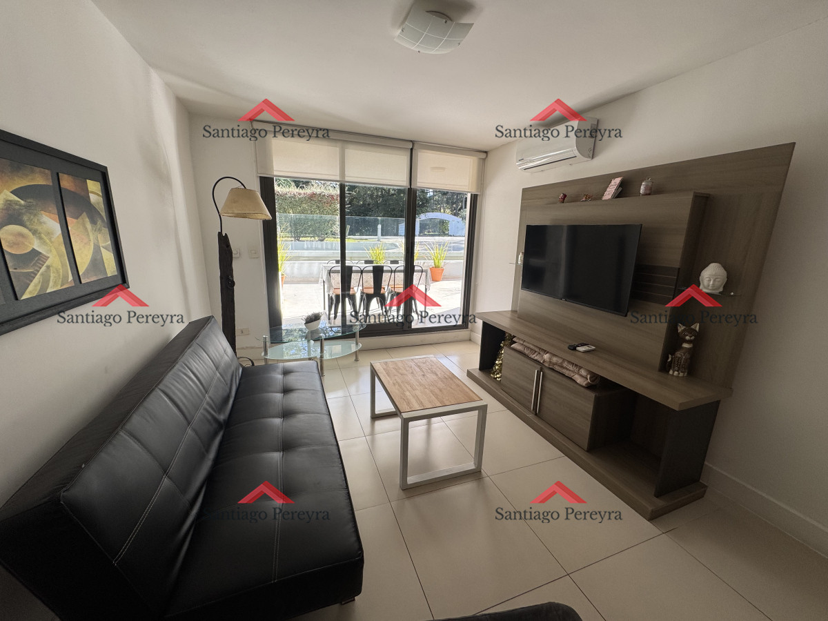 Apartamento ID.14435 - Moderno apartamento en venta, 1 dormitorio y medio, parrillero propio, piscina climatizada, gimnasio, mucama