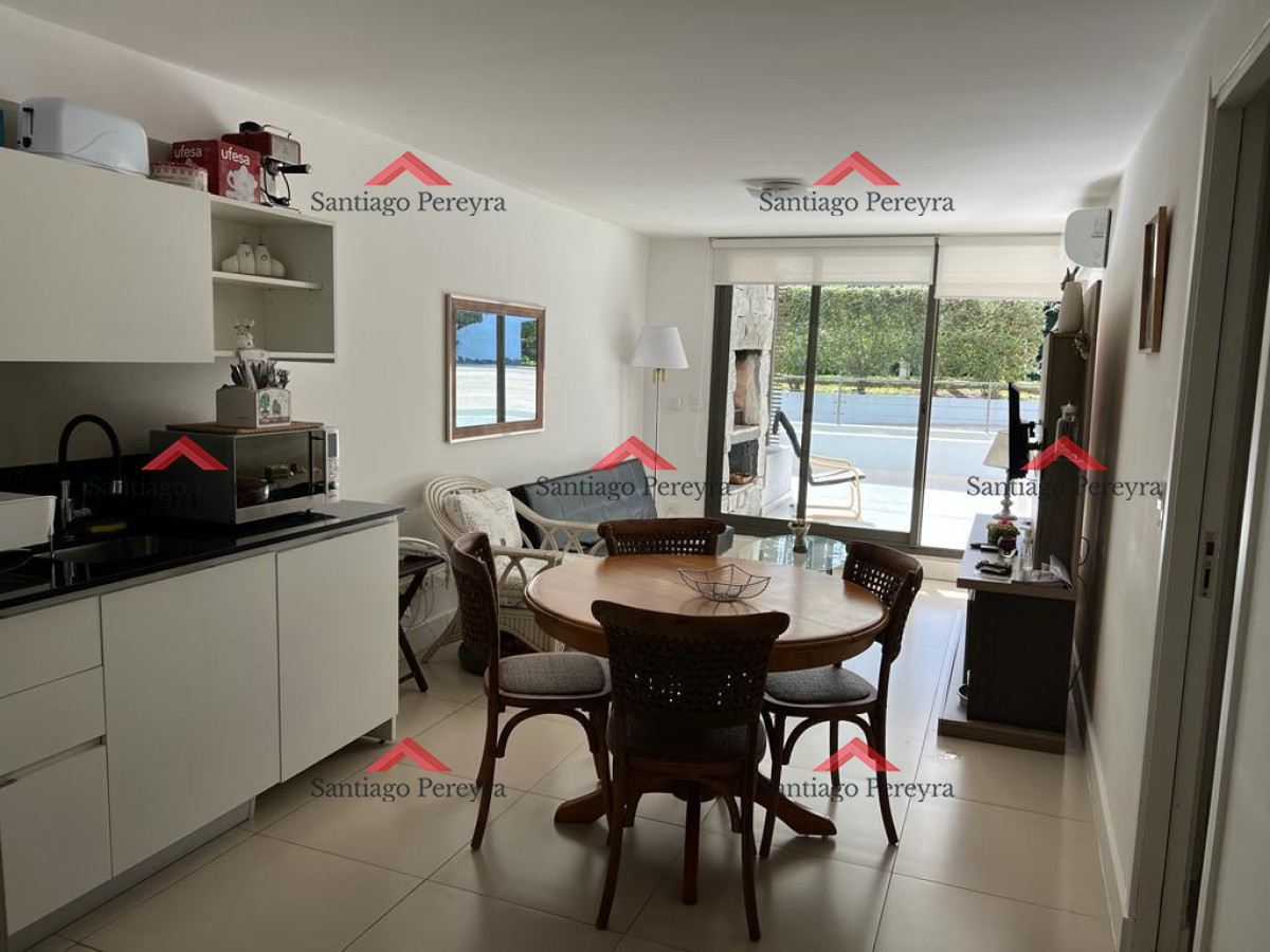 Apartamento ID.14435 - Moderno apartamento en venta, 1 dormitorio y medio, parrillero propio, piscina climatizada, gimnasio, mucama