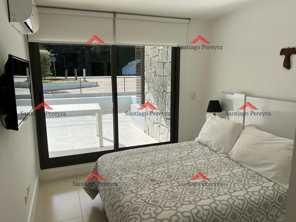 Apartamento ID.14435 - Moderno apartamento en venta, 1 dormitorio y medio, parrillero propio, piscina climatizada, gimnasio, mucama