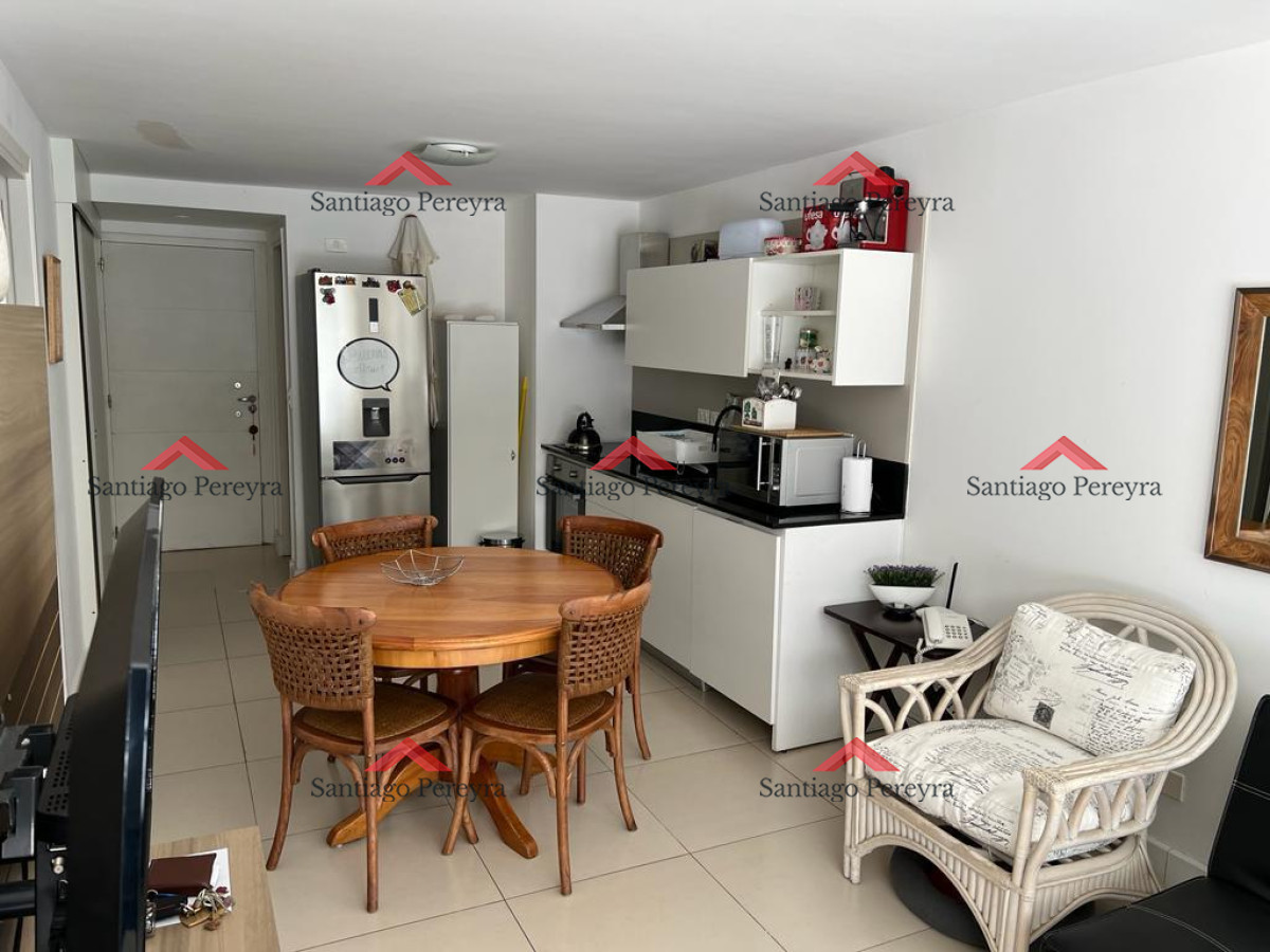 Apartamento ID.14435 - Moderno apartamento en venta, 1 dormitorio y medio, parrillero propio, piscina climatizada, gimnasio, mucama