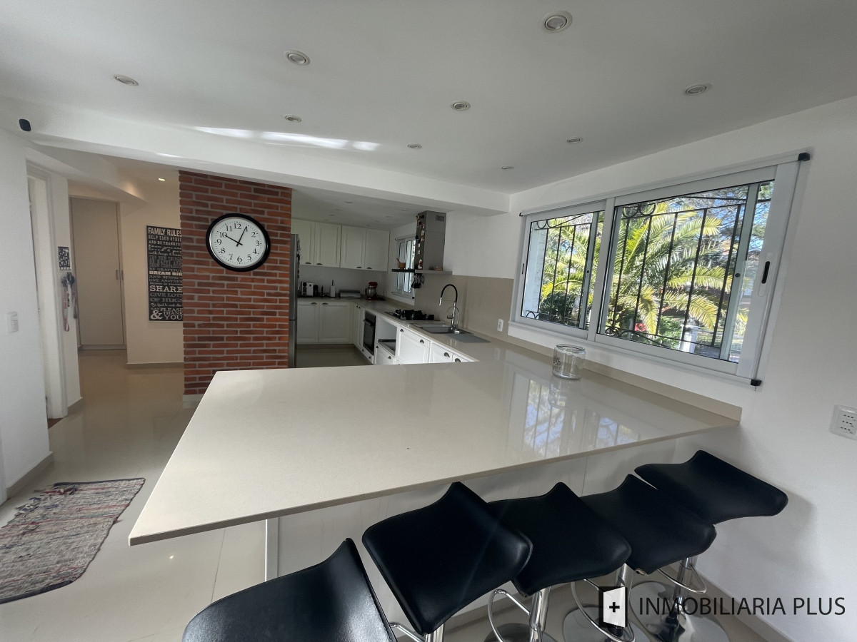 Casa ID.721 - Alquiler de Casa en alquiler en country Punta del Este con 4 Dormitorios 3 Baños C721B