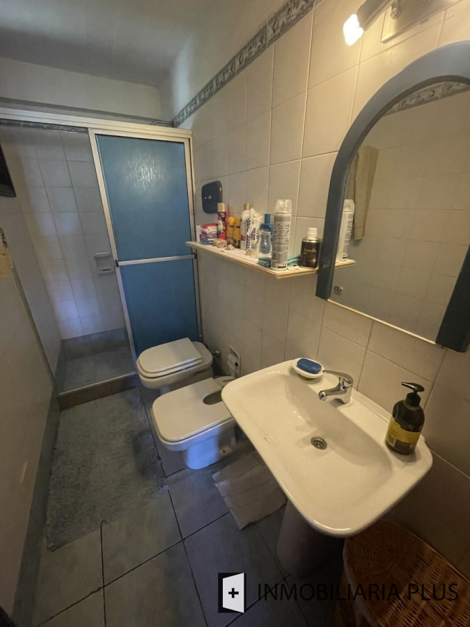 Casa ID.557 - Venta de Casa de 329 m2 con 1401 m2 de terreno con 3 Dormitorios en Jardines de Córdoba C964