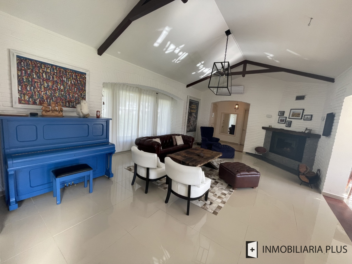 Casa ID.721 - Alquiler de Casa en alquiler en country Punta del Este con 4 Dormitorios 3 Baños C721B