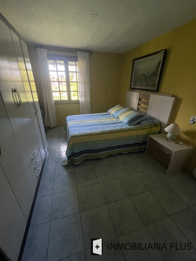 Casa ID.557 - Venta de Casa de 329 m2 con 1401 m2 de terreno con 3 Dormitorios en Jardines de Córdoba C964