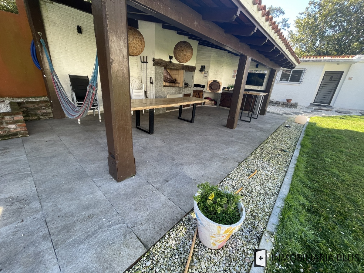Casa ID.721 - Alquiler de Casa en alquiler en country Punta del Este con 4 Dormitorios 3 Baños C721B