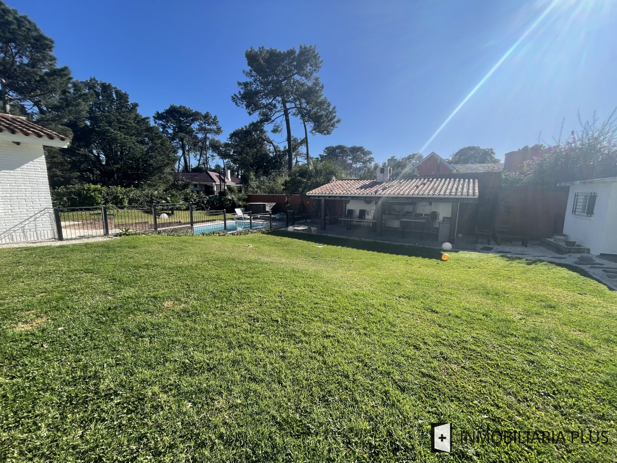 Casa ID.721 - Alquiler de Casa en alquiler en country Punta del Este con 4 Dormitorios 3 Baños C721B