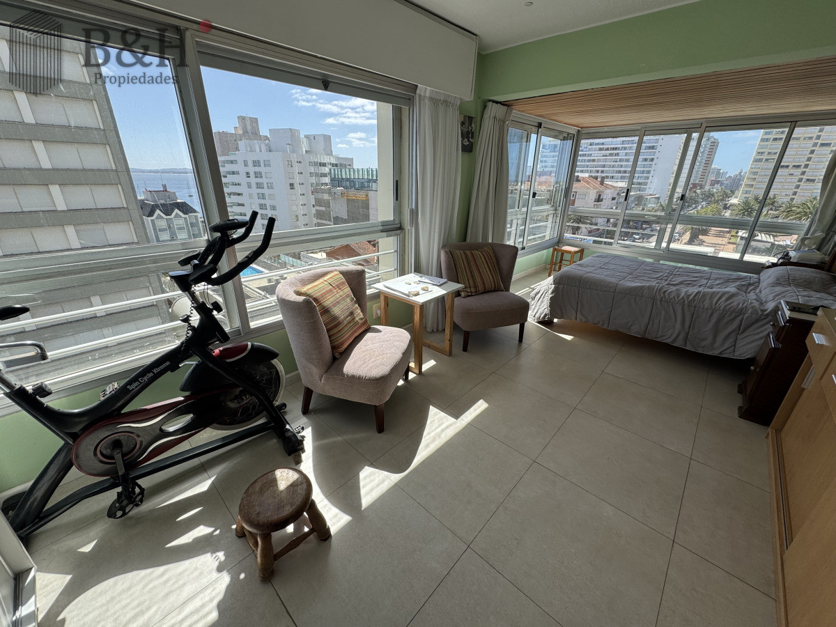 Apartamento ID.5862 - Apartamento de dos dormitorios en venta en Peninsula , Punta del Este 