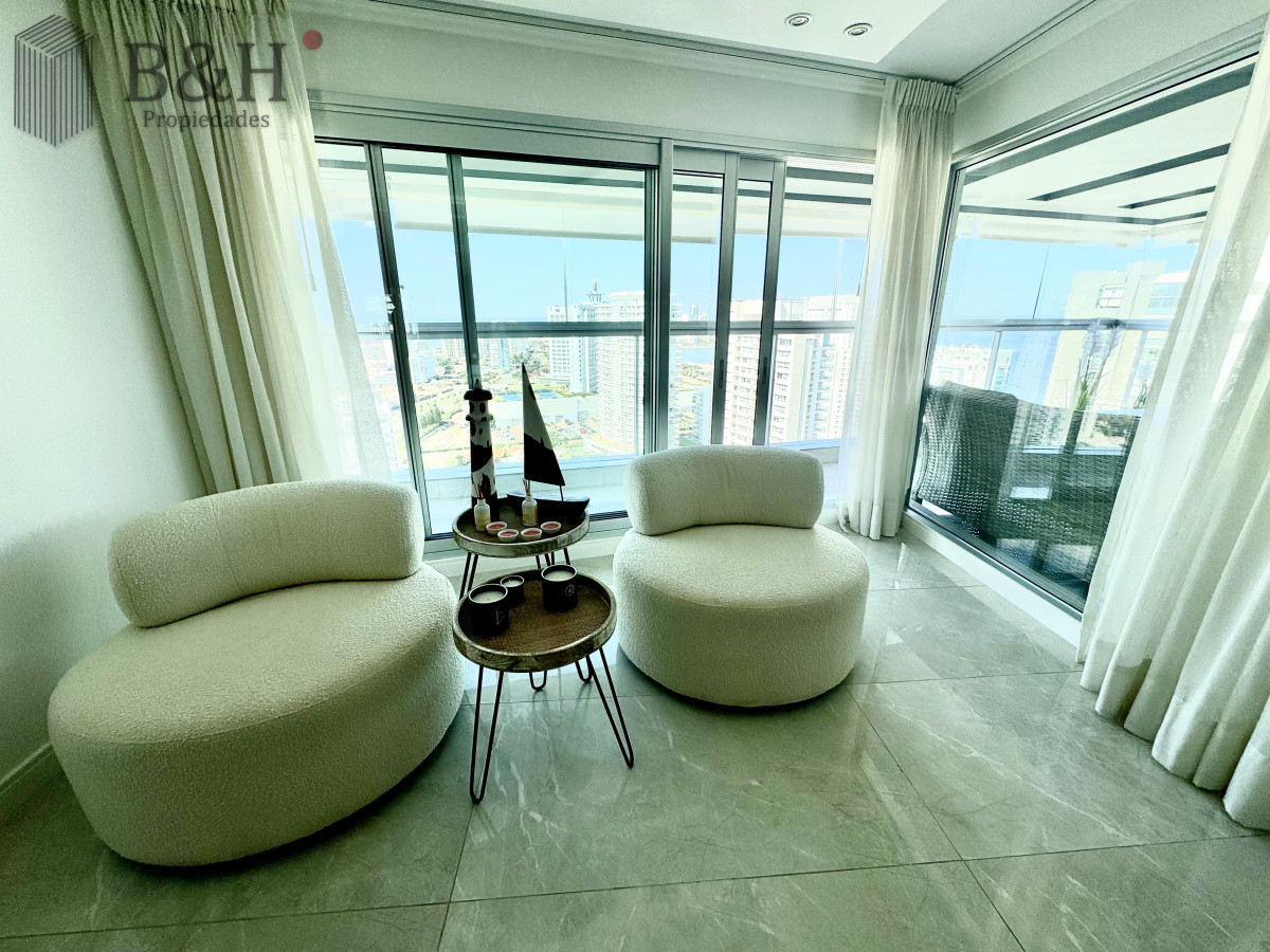 Apartamento ID.4404 - Espectacular Penthouse en Venta en Punta del Este  