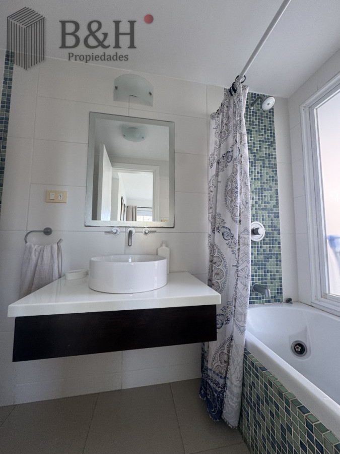 Apartamento ID.6220 - Apartamento de 3 dormitorios en venta en Punta del Este