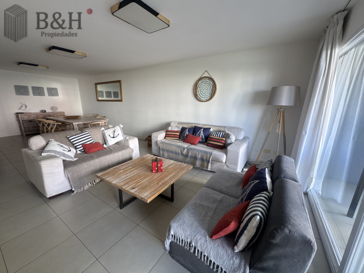 Apartamento ID.6220 - Apartamento de 3 dormitorios en venta en Punta del Este